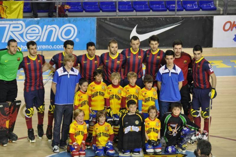 L’EQUIP D’ESCOLA DE PRIMER VISITA EL PALAU BLAUGRANA